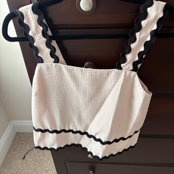 Size Small Black and Cream Entro RicRac Tank Top - Picture 1 of 3